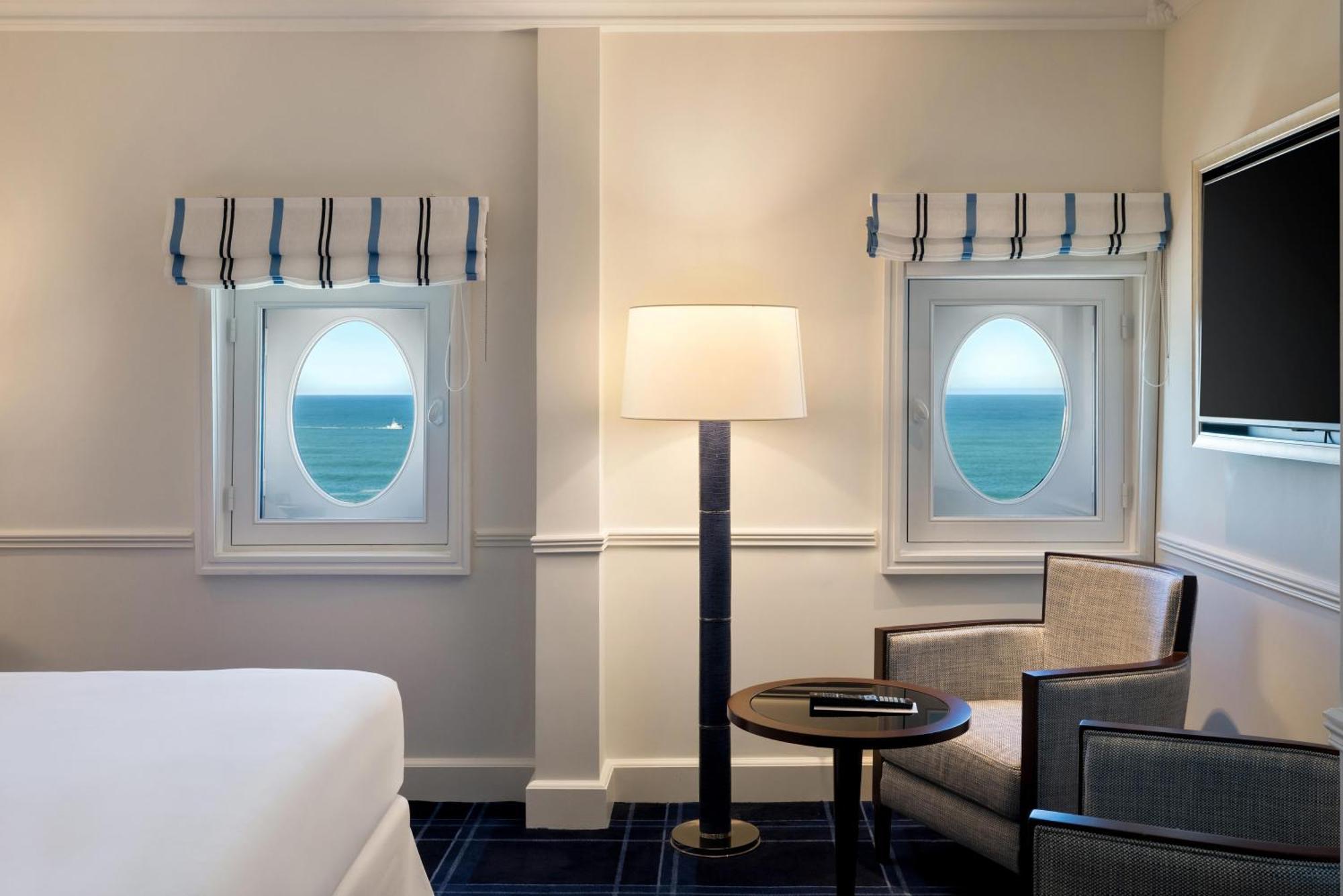 Suite Ambassador Cruise Liner